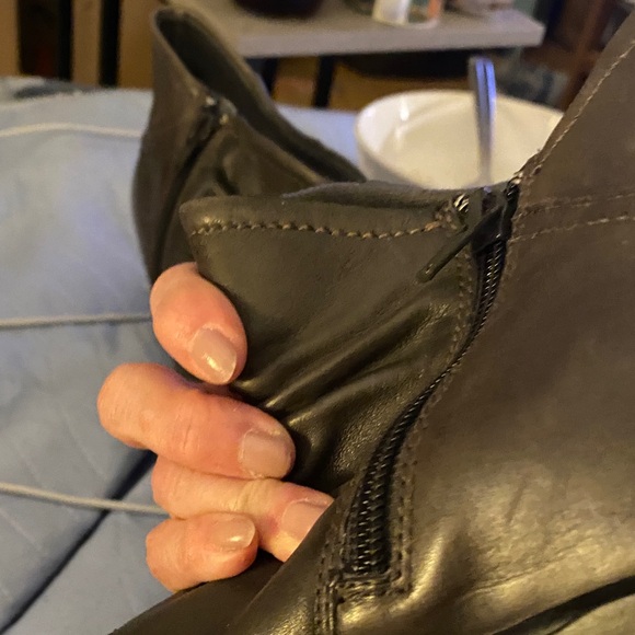 Earth Origins greyLeather Ankle Boots New no tags - Picture 6 of 10